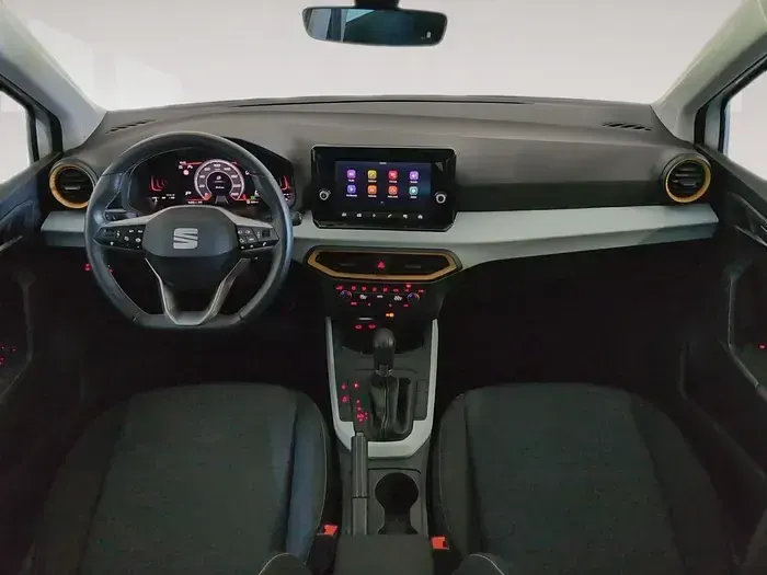 Usado Seat Arona Style 115 CV (84 kW) 2025 Blanco SUV