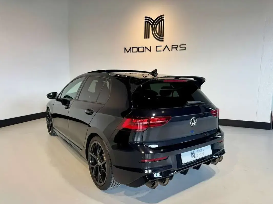 Usado VW Golf VIII R 333 CV (244 kW) 2024 Negro Utilitario