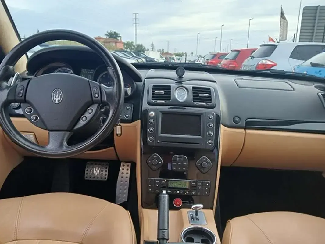 Usado Maserati Quattroporte GT 400 CV (294 kW) 2006 Negro Berlina
