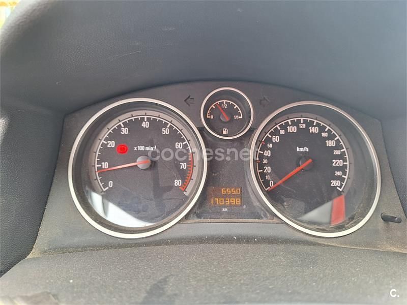Gris / plata Usado 2005 Opel Astra Enjoy Berlina | 2700 € (Buen precio) - Imagen 1/4