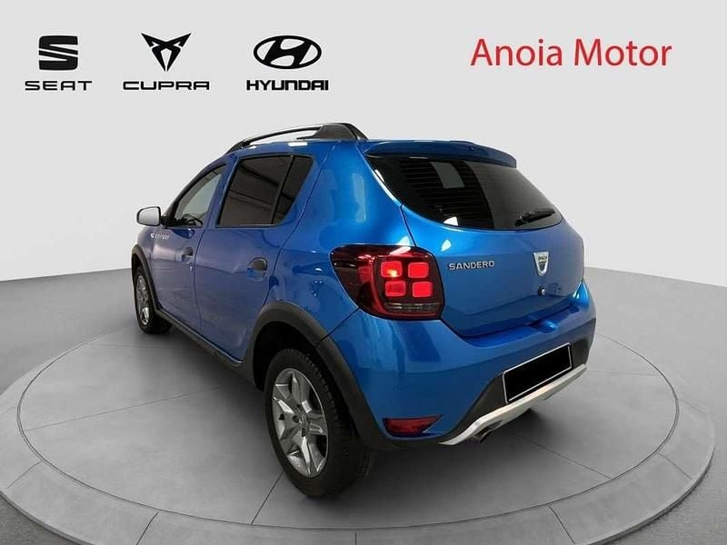 Usado Dacia Sandero Stepway 90 CV (66 kW) 2017 Azul Utilitario