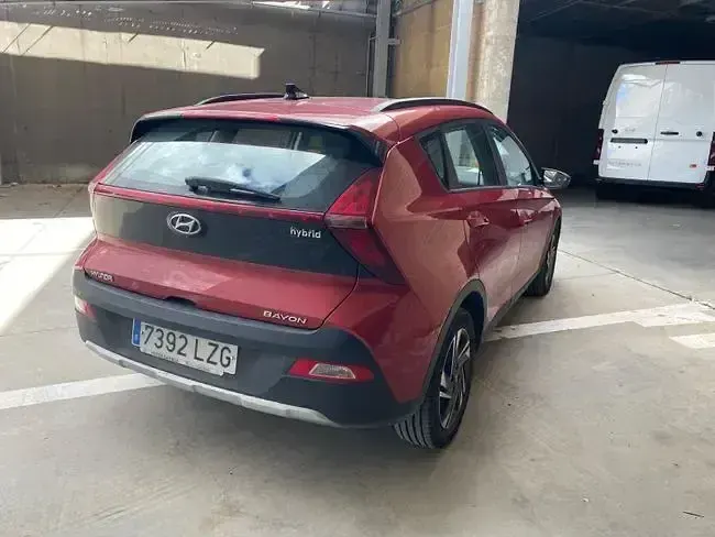 Usado Hyundai Bayon 101 CV (74 kW) 2022 Rojo SUV