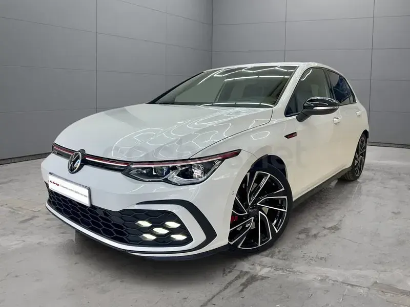 Usado VW Golf VIII GTI 245 CV (180 kW) 2021 Blanco Utilitario