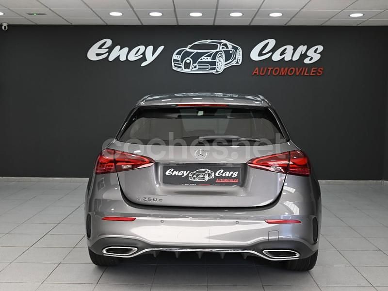 Usado Mercedes A250 218 CV (160 kW) 2025 Gris / plata Berlina