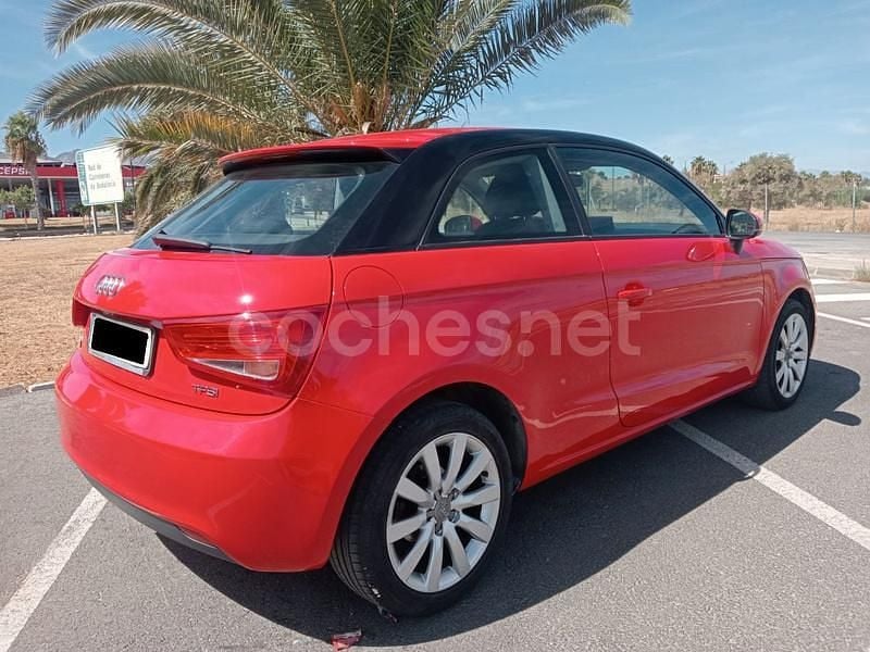 Usado Audi A1 Attraction 86 CV (63 kW) 2014 Rojo Utilitario
