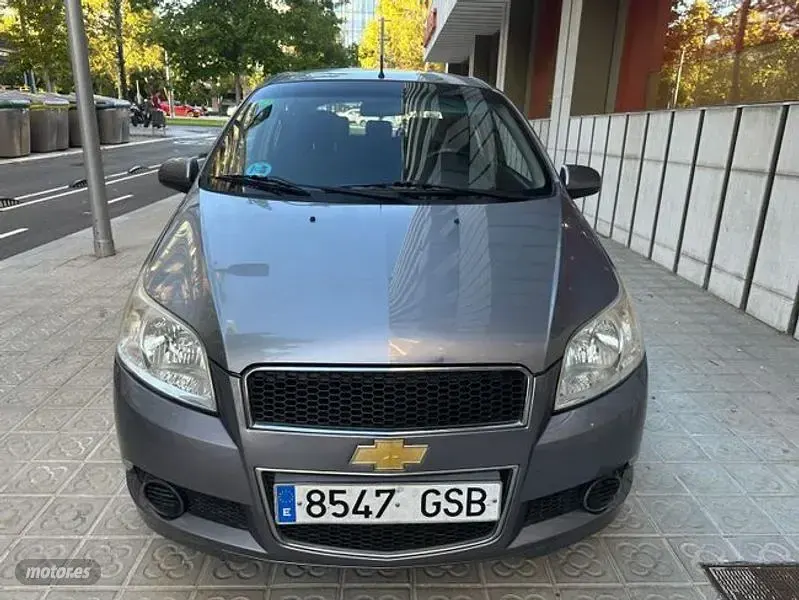 Usado Chevrolet Aveo LS 84 CV (61 kW) 2009 Gris / plata Berlina