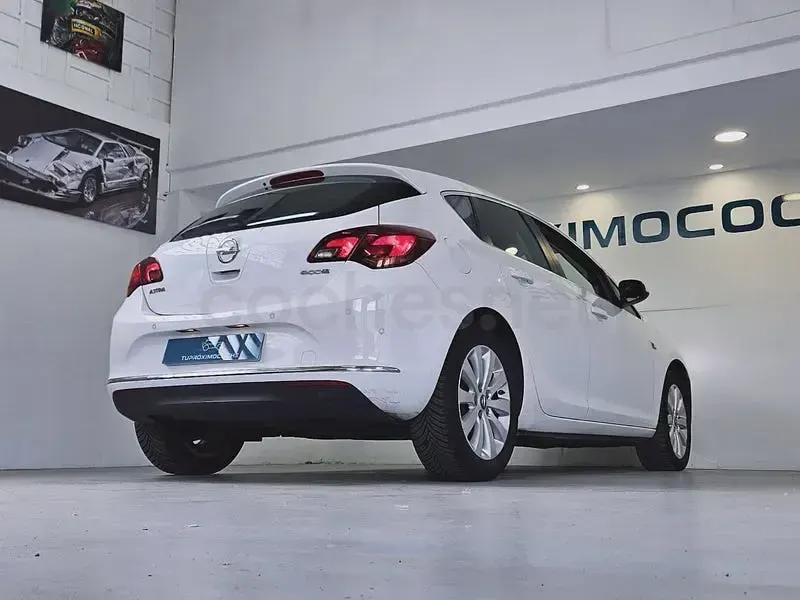 Usado Opel Astra Excellence 110 CV (80 kW) 2016 Blanco Berlina