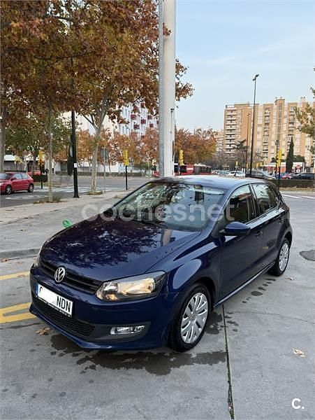 Azul Usado 2014 VW Polo Advance Berlina | 6800 € (Buen precio) - Imagen 1/4