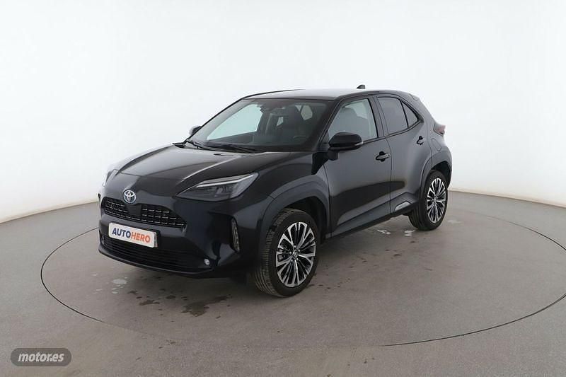 Negro Usado 2024 Toyota Yaris Cross Style SUV | 27.599 € (Caro) - Imagen 1/3