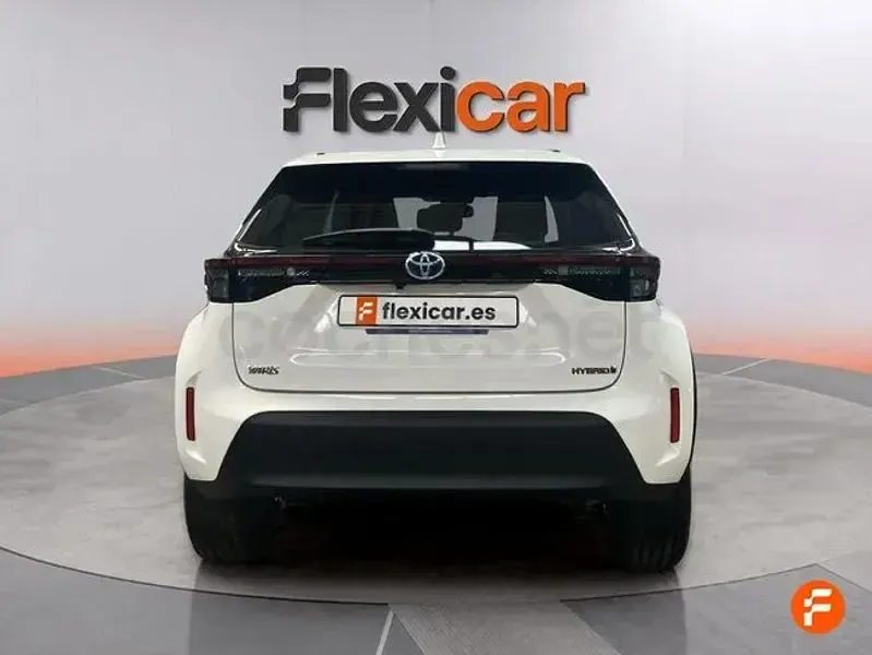 Usado Toyota Yaris Cross Connect Style 116 CV (85 kW) 2022 Blanco SUV
