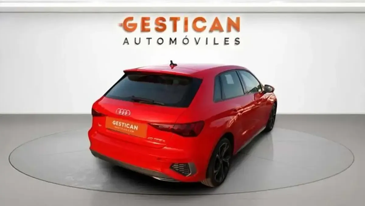 Usado Audi A3 Sportback S-Line 204 CV (150 kW) 2021 Rojo Utilitario
