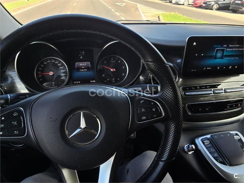 Usado Mercedes V300 Avantgarde 239 CV (175 kW) 2022 Gris / plata Monovolumen