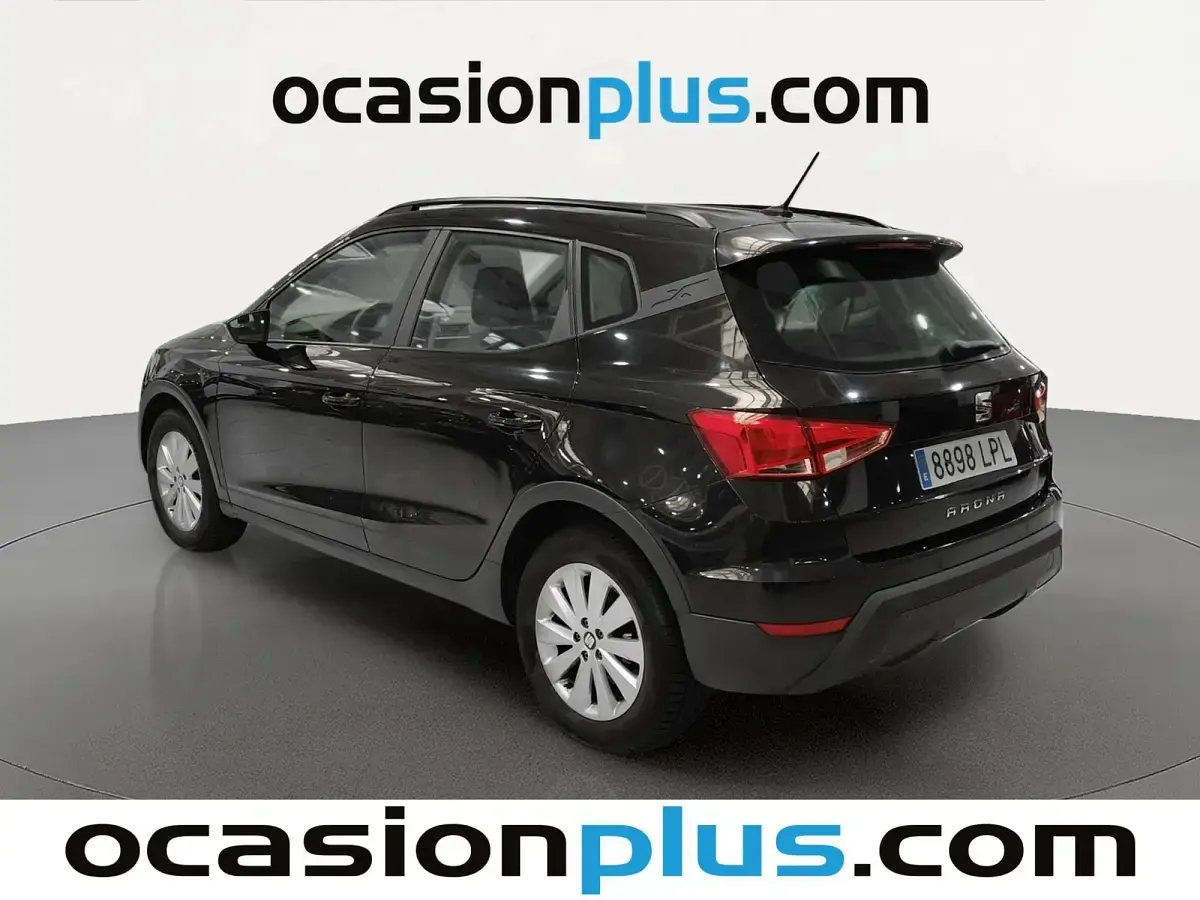 Usado Seat Arona Style 110 CV (80 kW) 2021 Negro SUV