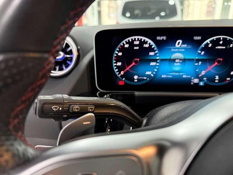 Usado Mercedes GLA200 163 CV (119 kW) 2020 Negro SUV