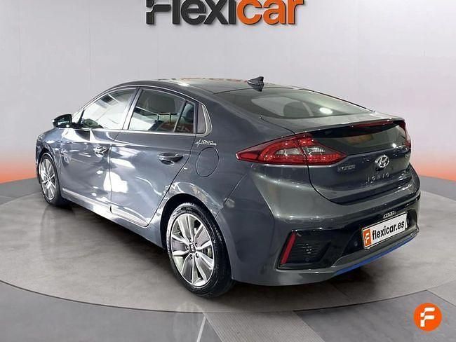 Usado Hyundai Ioniq 141 CV (103 kW) 2017 Gris Utilitario