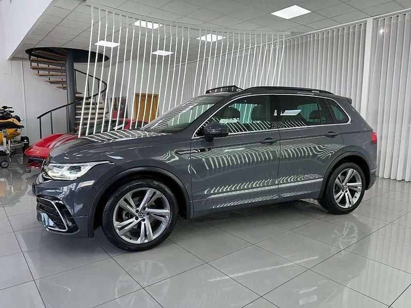 Usado VW Tiguan R-line 150 CV (110 kW) 2022 Gris SUV