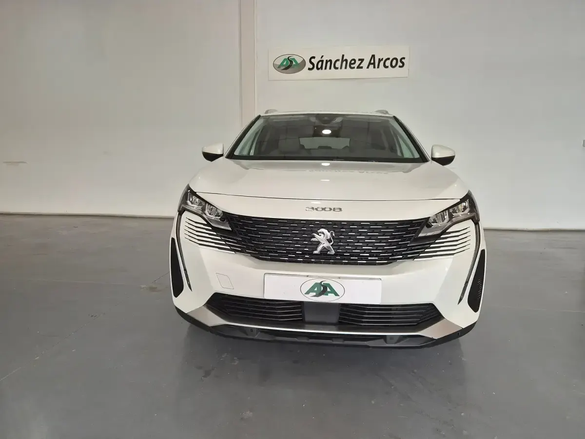 Usado Peugeot 3008 Allure 130 CV (95 kW) 2021 Blanco SUV