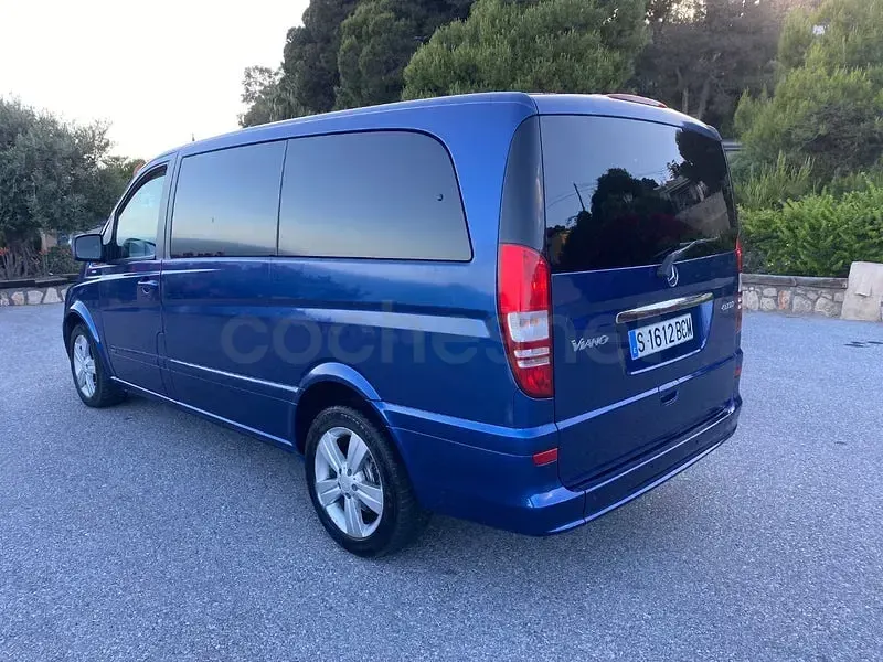 Käytetty Mercedes Viano 163 HP (119 kW) 2011 Sininen Tila-auto
