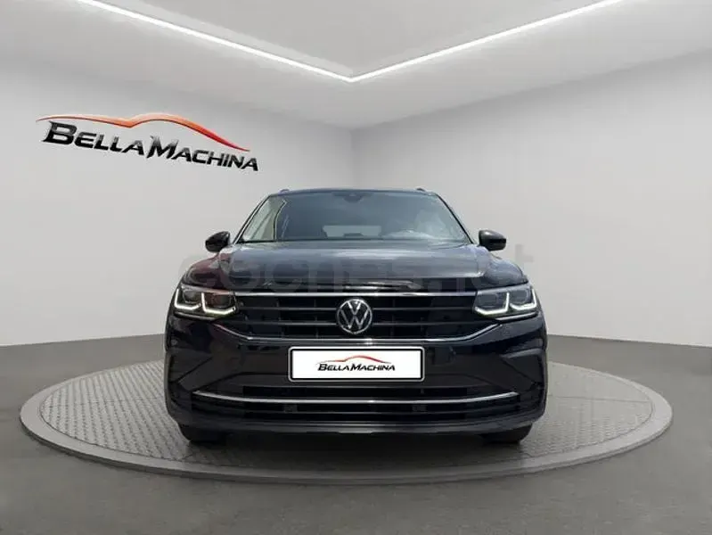 Usado VW Tiguan Life 150 CV (110 kW) 2023 Negro SUV