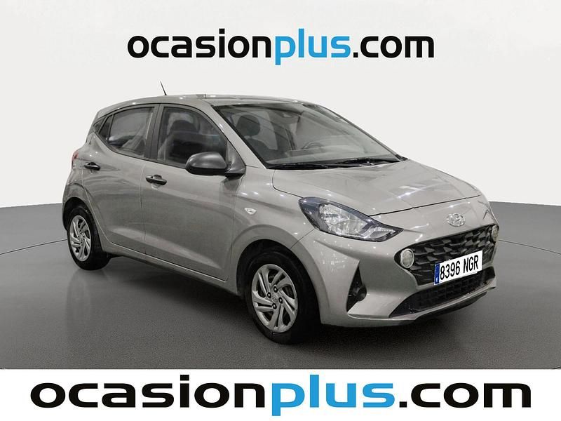Usado Hyundai i10 67 CV (49 kW) 2022 Gris Utilitario