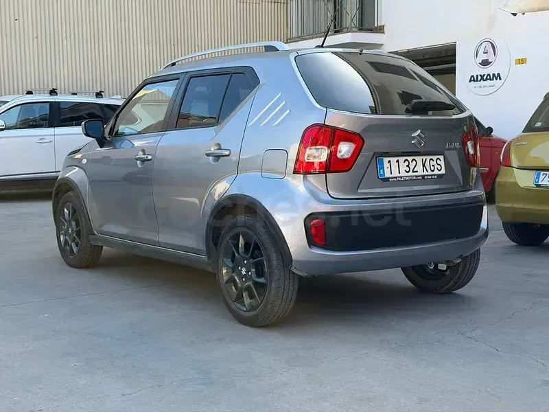 Usado Suzuki Ignis 90 CV (66 kW) 2018 Gris / plata SUV