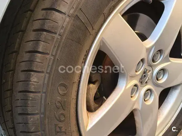Usado Peugeot 407 136 CV (100 kW) 2006 Blanco Berlina