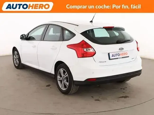 Usado Ford Focus 125 CV (91 kW) 2014 Blanco Berlina