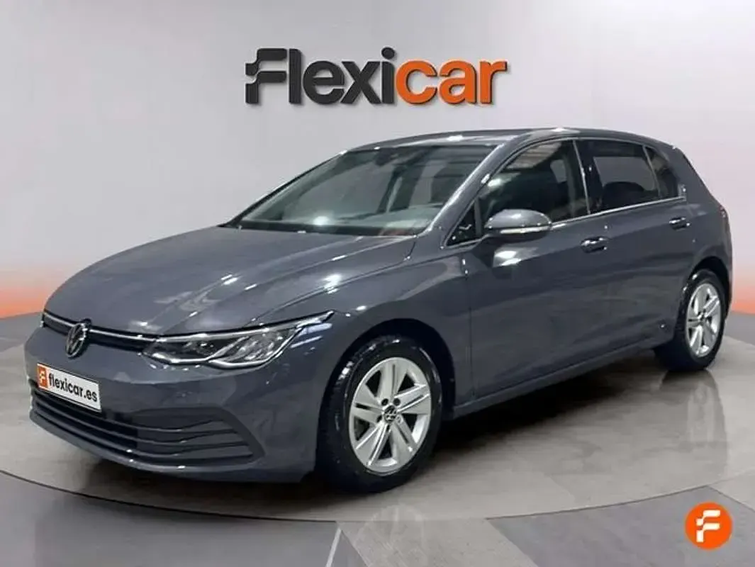 Usado VW Golf VIII Life 150 CV (110 kW) 2022 Gris Utilitario