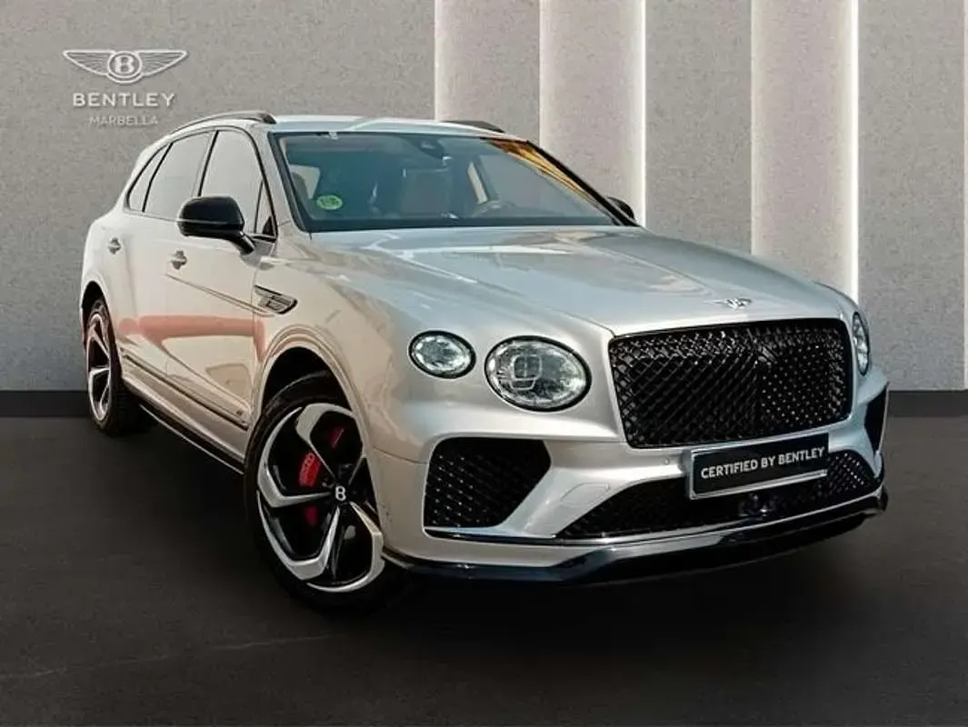 Usado Bentley Bentayga 551 CV (405 kW) 2024 Plateado SUV