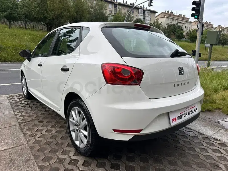 Usado Seat Ibiza Reference 90 CV (66 kW) 2017 Blanco Berlina