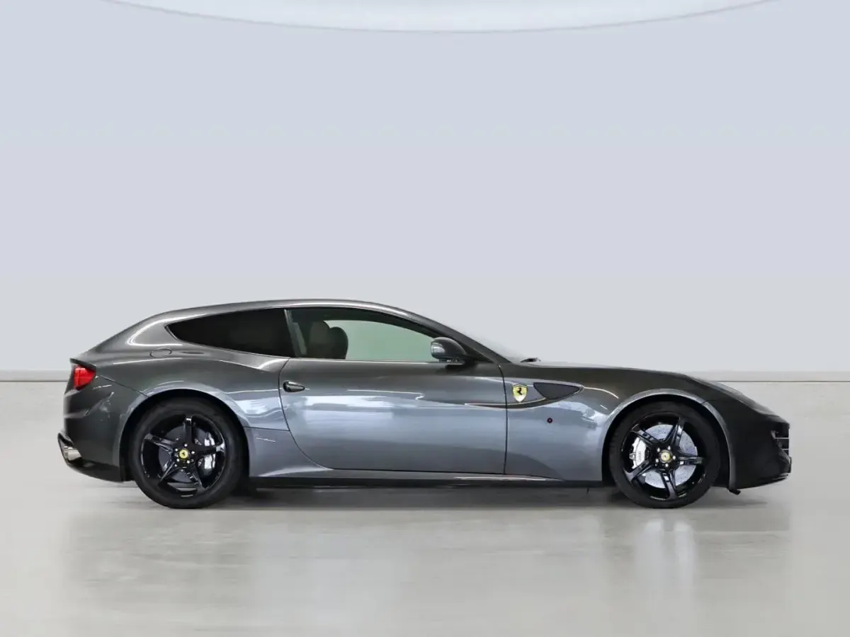 Usado Ferrari FF 659 CV (484 kW) 2015 Gris Familiar