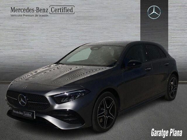 Usado Mercedes A250 AMG line 218 CV (160 kW) 2025 Gris montaña