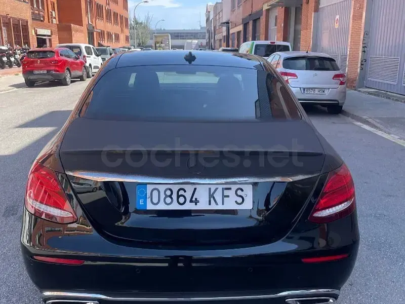 Usado Mercedes E200 150 CV (110 kW) 2017 Negro Berlina