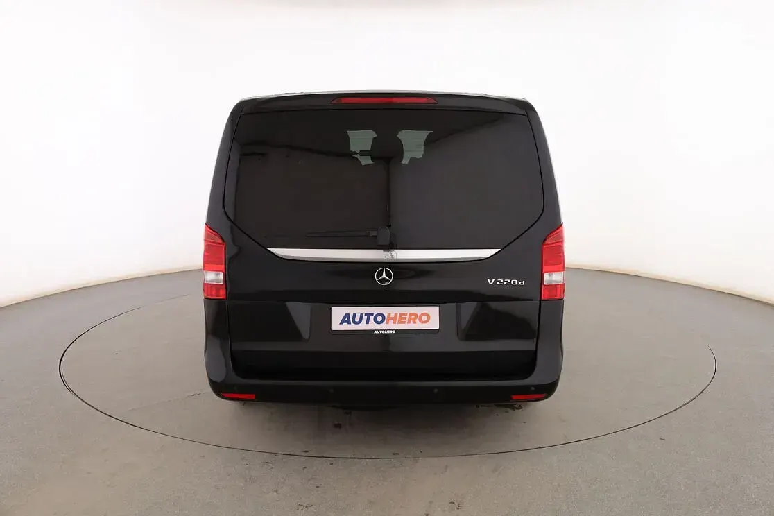 Usado Mercedes V220 163 CV (119 kW) 2021 Negro Monovolumen