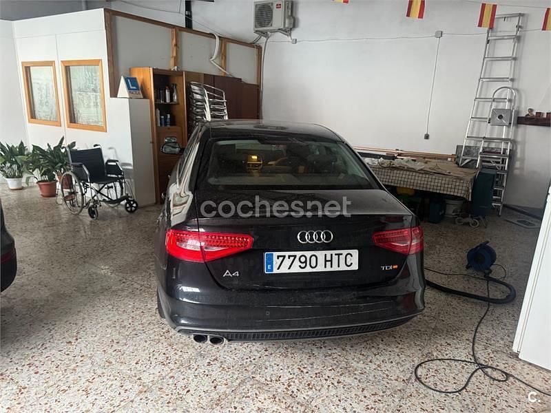 Używany Audi A4 S-Line 150 KM (110 kW) 2013 Czarny Sedan/Limuzyna