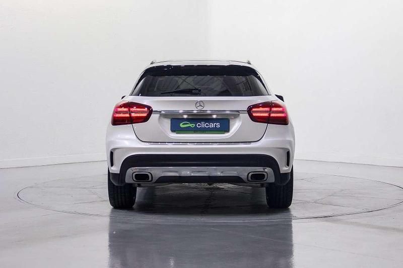 Usado Mercedes GLA200 156 CV (114 kW) 2019 Blanco SUV