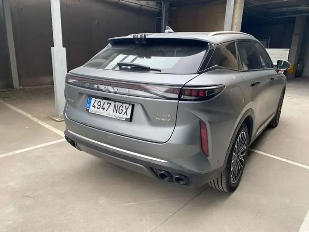 Usado Omoda 9 544 CV (400 kW) 2025 Gris SUV