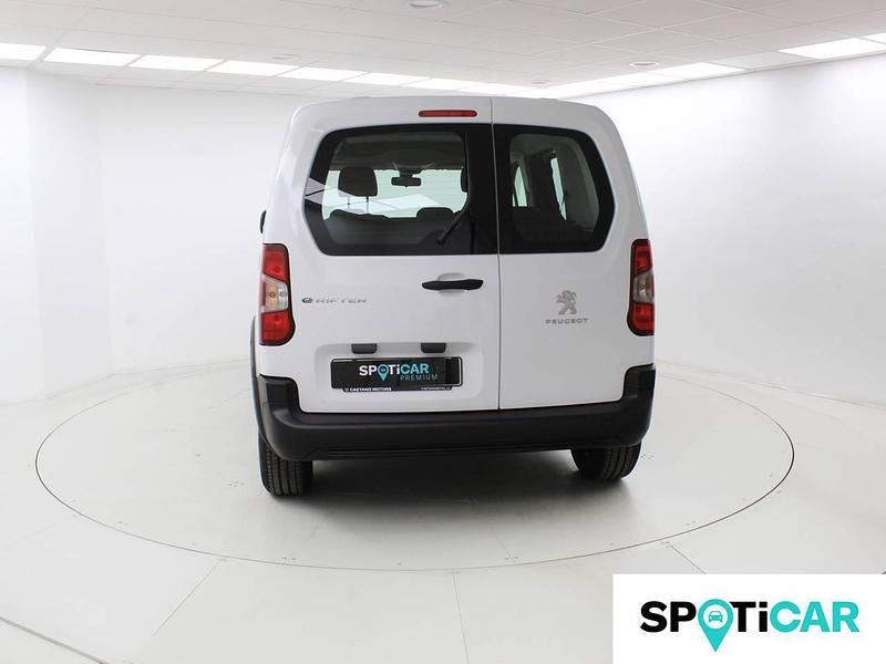 Usado Peugeot e-Rifter Active 100 kW (136 CV) 2023 Blanco Monovolumen