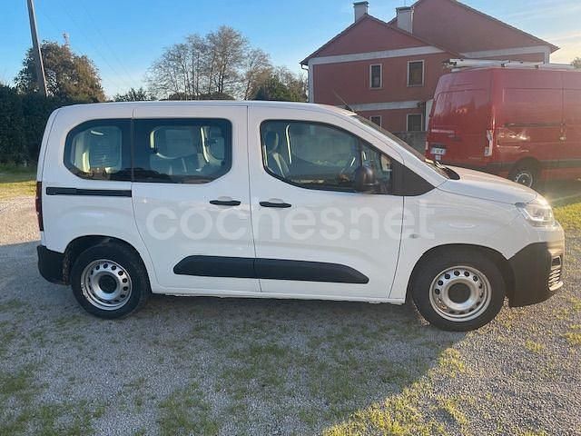 Usado Citroën Berlingo Live 102 CV (75 kW) 2019 Blanco Monovolumen