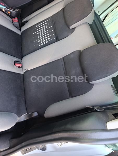 Usado Citroën Berlingo Feel 100 CV (73 kW) 2016 Blanco Monovolumen