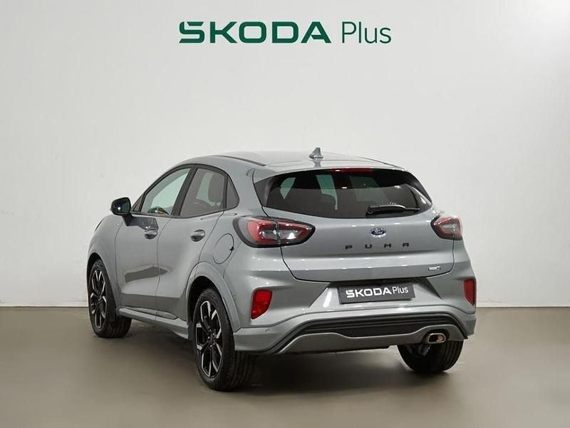 Usado Ford Puma Titanium 125 CV (91 kW) 2023 Gris SUV