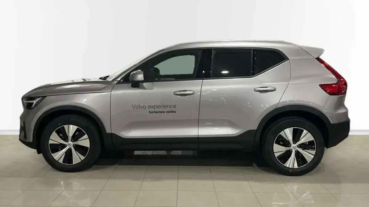 Nuevo Volvo XC40 Core 163 CV (119 kW) 2026 Gris SUV