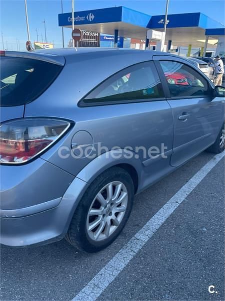 Usado Opel Astra GTC Enjoy 105 CV (77 kW) 2007 Gris / plata Berlina