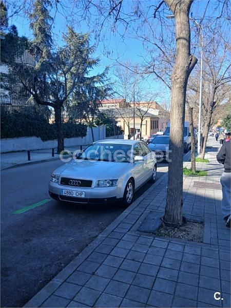 Usado Audi A4 163 CV (119 kW) 2003 Gris / plata Berlina