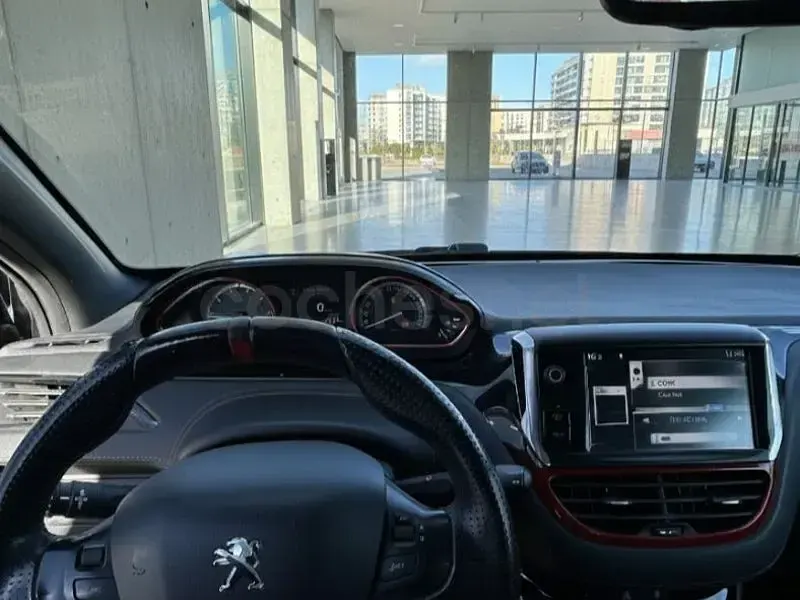 Usado Peugeot 208 GTi 200 CV (147 kW) 2013 Negro Utilitario