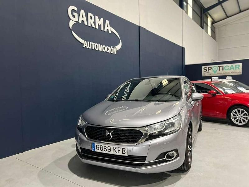 Usado DS Automobiles DS4 Crossback Style 120 CV (88 kW) 2017 Gris SUV