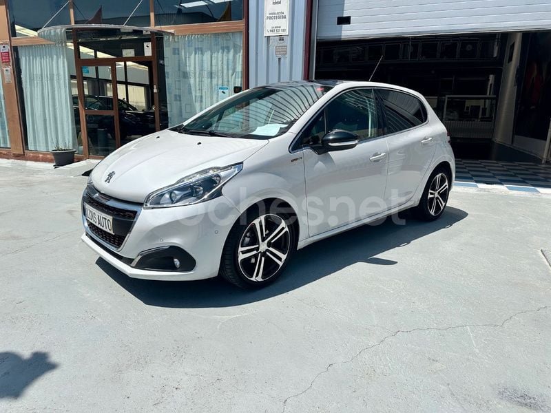 Blanco Usado 2017 Peugeot 208 GT-line Utilitario | 11.950 € (Caro) - Imagen 1/4