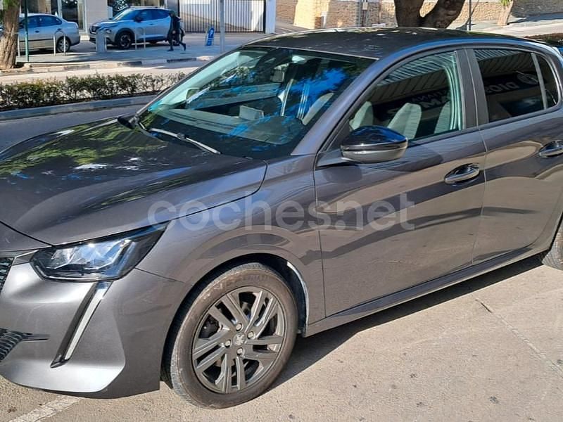 Usado Peugeot 208 Active 100 CV (73 kW) 2022 Gris / plata Utilitario