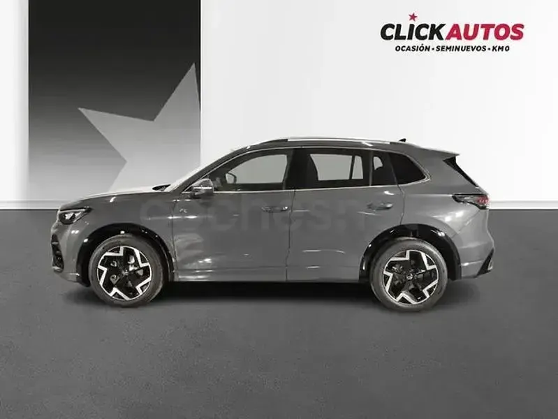 Usado VW Tiguan R-line 150 CV (110 kW) 2025 Gris / plata SUV