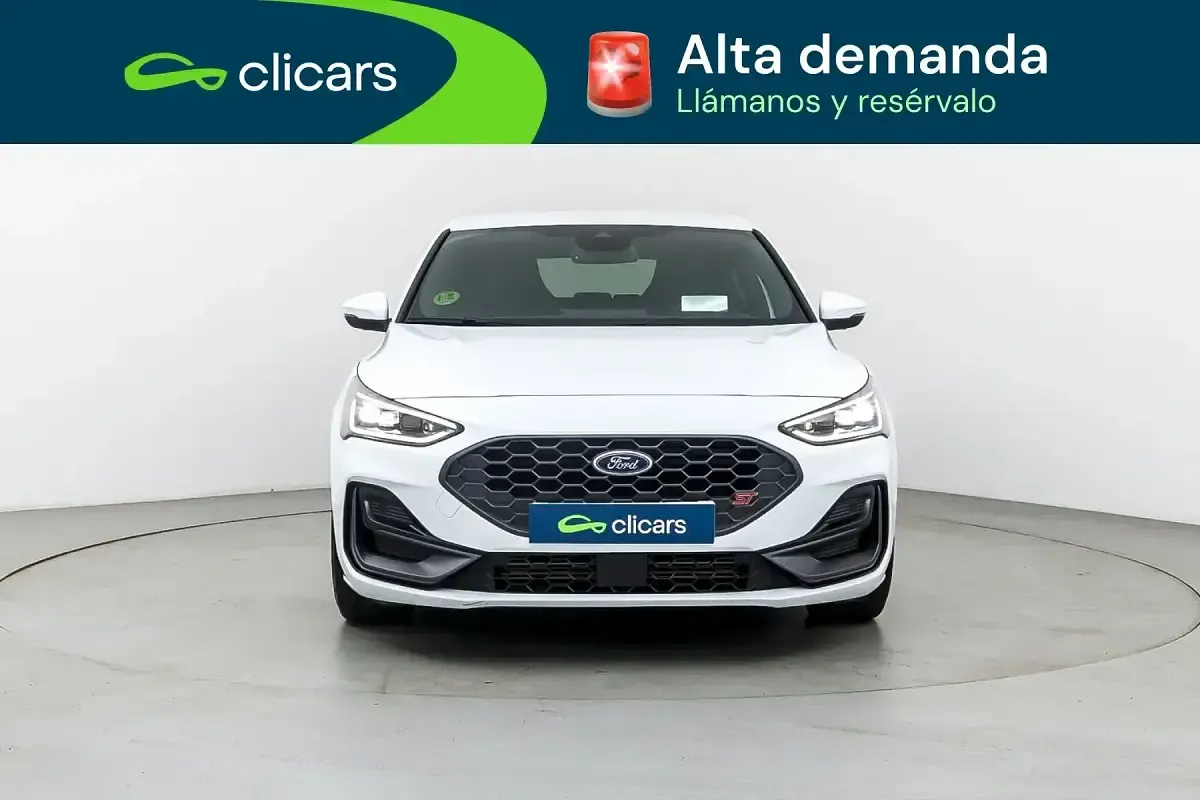 Usado Ford Focus ST 280 CV (205 kW) 2024 Blanco Berlina
